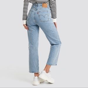 Levi’s Ribcage Straight Ankle Jeans